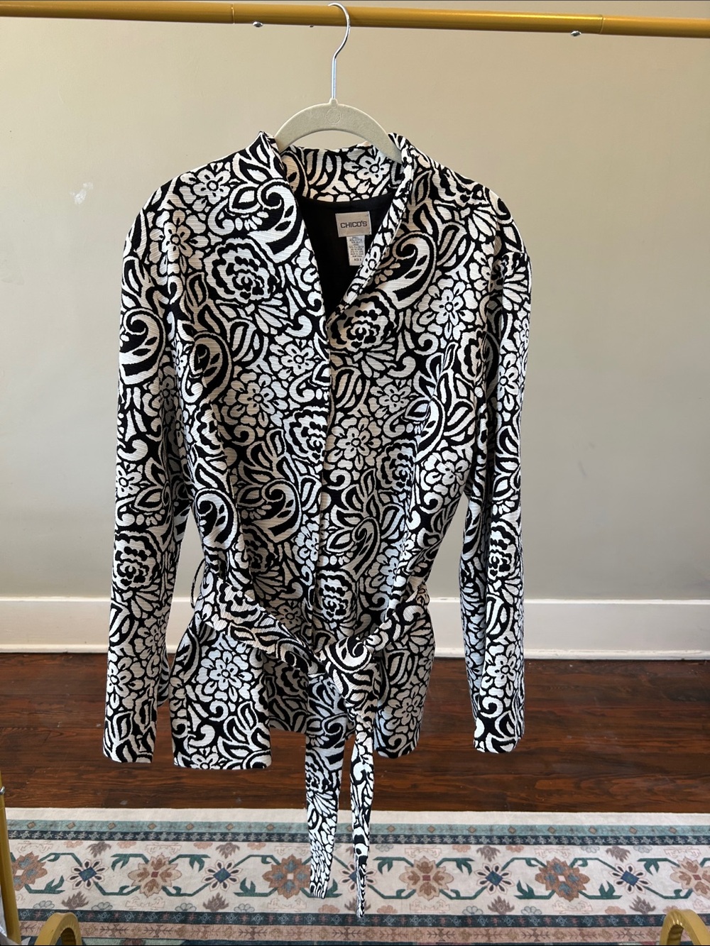 Chico's Black & White Floral Tie-Waist Blazer